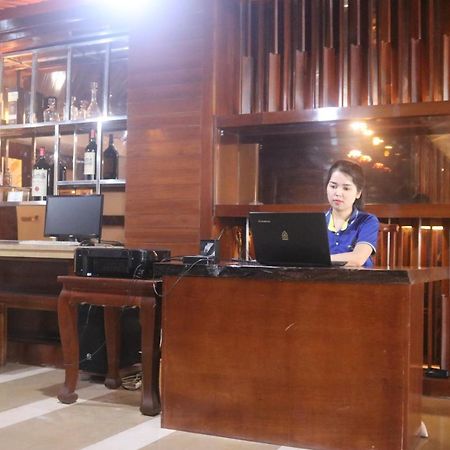 Chang Palace Vientiane Bagian luar foto
