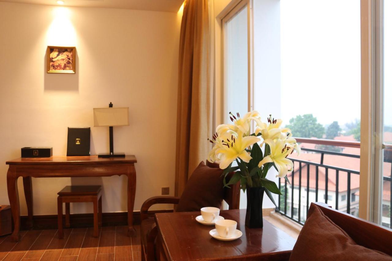 Chang Palace Vientiane Bagian luar foto